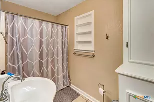 351 Sulphur Estates Rd, Victoria, TX 77905 - Photo 15