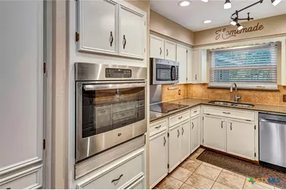 351 Sulphur Estates Rd, Victoria, TX 77905 - Photo 17