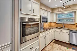 351 Sulphur Estates Rd, Victoria, TX 77905 - Photo 17