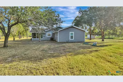 351 Sulphur Estates Rd, Victoria, TX 77905 - Photo 7