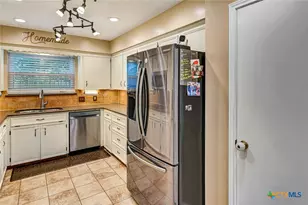 351 Sulphur Estates Rd, Victoria, TX 77905 - Photo 19