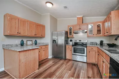 807 E Mesquite Lane, Victoria, TX 77901 - Photo 11