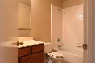 1229 Hilltop Dr, San Marcos, TX 78666 - Photo 7