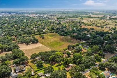303 Edinburgh Street, Victoria, TX 77904 - Photo 3