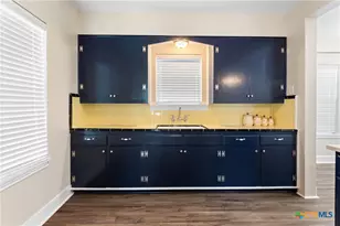 1903 E North St, Victoria, TX 77901 - Photo 11