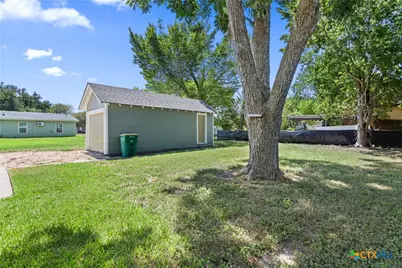 1903 E North Street, Victoria, TX 77901 - Photo 23