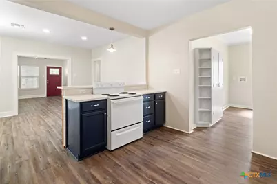 1903 E North Street, Victoria, TX 77901 - Photo 9