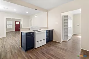 1903 E North St, Victoria, TX 77901 - Photo 9