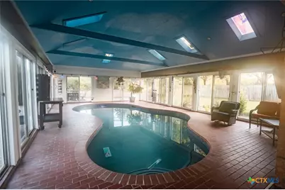 303 Woodlands Lane, Victoria, TX 77904 - Photo 27