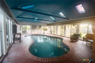 303 Woodlands Ln, Victoria, TX 77904 - Photo 27