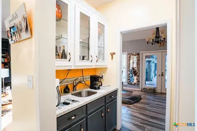 303 Woodlands Lane, Victoria, TX 77904 - Photo 13