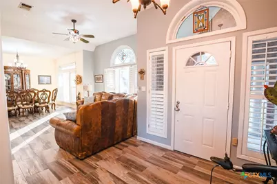 303 Woodlands Lane, Victoria, TX 77904 - Photo 7
