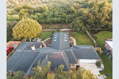 303 Woodlands Lane, Victoria, TX 77904 - Photo 5