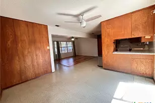 1409 Prospect St, San Marcos, TX 78666 - Photo 11