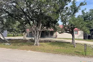 551 Ramblewood Dr, Canyon Lake, TX 78133 - Photo 3