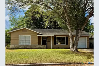 1801 E Walnut Avenue, Victoria, TX 77901 - Photo 1
