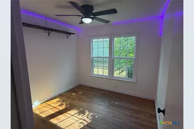 1801 E Walnut Avenue, Victoria, TX 77901 - Photo 9