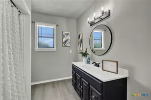 580 E Zipp Rd, New Braunfels, TX 78130 - Photo 27