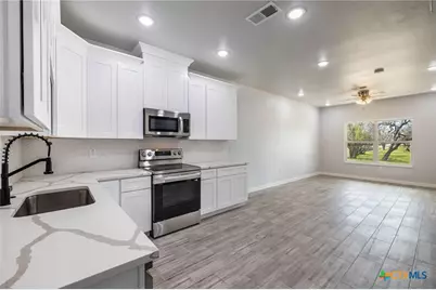 600 Kimbro Street, Taylor, TX 76574 - Photo 9