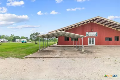 1401 N Wells Street, Edna, TX 77957 - Photo 3