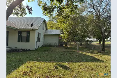 1603 N Avenue J, Shiner, TX 77984 - Photo 5