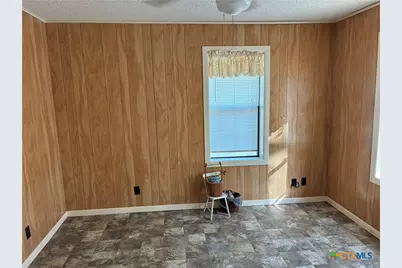 1603 N Avenue J, Shiner, TX 77984 - Photo 7