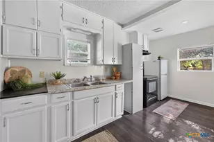1208 S 26th St, Temple, TX 76501 - Photo 11