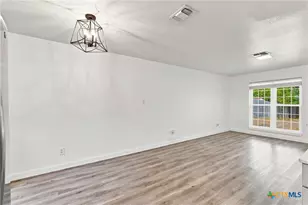 1501 N Wall St, Belton, TX 76513 - Photo 13