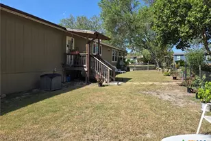 327 Reyna Ln, Seguin, TX 78155 - Photo 27