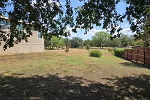 327 Reyna Ln, Seguin, TX 78155 - Photo 25