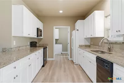 373 Cross Road, Kingsbury, TX 78638 - Photo 7