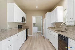 373 Cross Rd, Kingsbury, TX 78638 - Photo 7