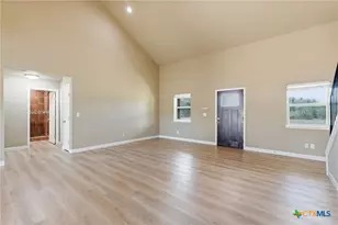 373 Cross Rd, Kingsbury, TX 78638 - Photo 5