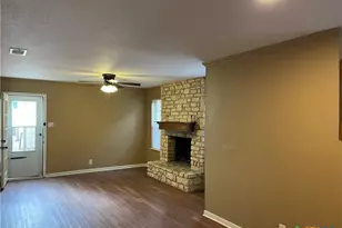 105 Blanco St, San Marcos, TX 78666 - Photo 5