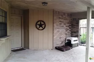 702 Cedar Pkwy, Seguin, TX 78155 - Photo 7