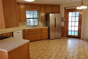 702 Cedar Pkwy, Seguin, TX 78155 - Photo 3
