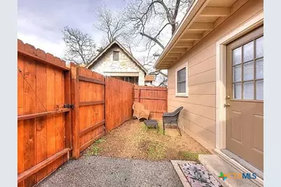 460 Comal Avenue, New Braunfels, TX 78130 - Photo 15