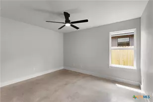 203 Boyles St, Belton, TX 76513 - Photo 27