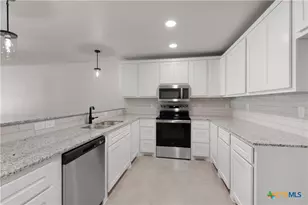 203 Boyles St, Belton, TX 76513 - Photo 23