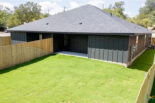 203 Boyles St, Belton, TX 76513 - Photo 5