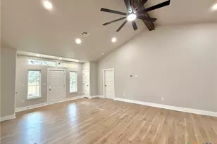 84 Paloma Rd, Victoria, TX 77905 - Photo 5