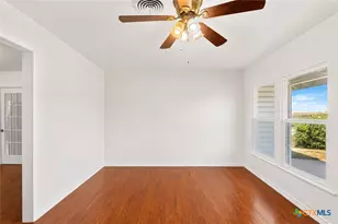 1907 N 22nd St, Killeen, TX 76541 - Photo 5