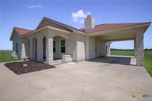 394 Sunrise Bay Dr, Port Lavaca, TX 77979 - Photo 3