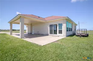 394 Sunrise Bay Dr, Port Lavaca, TX 77979 - Photo 3