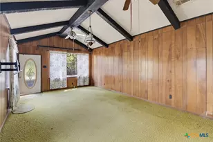 924 Lake Dr, Seguin, TX 78155 - Photo 13