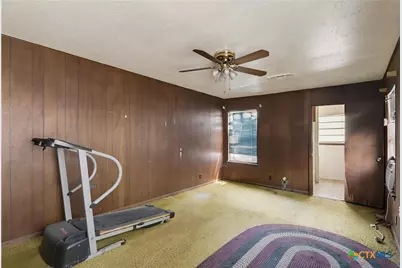 924 Lake Drive, Seguin, TX 78155 - Photo 11