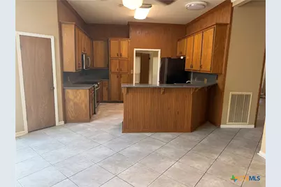 106 Amhurst Street, Victoria, TX 77904 - Photo 3