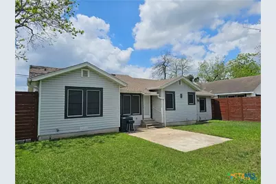 2002 N Wheeler Street, Victoria, TX 77901 - Photo 3