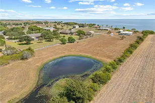 96 E Meadowlark Dr, Port Lavaca, TX 77979 - Photo 5