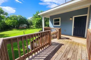 502 Migl St, Yoakum, TX 77995 - Photo 23